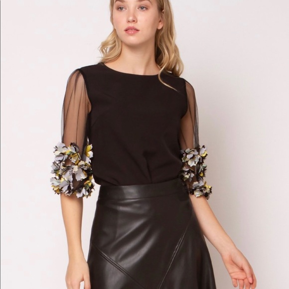 Gracia Tops - NWT - L/XL Gracia Black Corsage Top